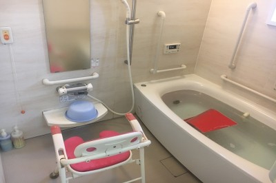 シニアホーム梅里